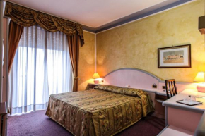 Гостиница Hotel Grazia Deledda  Сассари